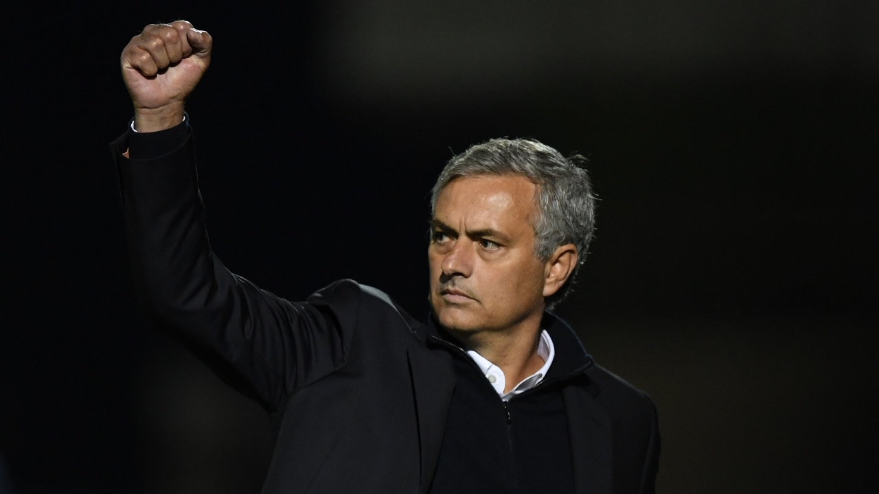 记者：迈阿密国际将免签26岁阿根廷边后卫穆拉，双方签约3年（记者：26岁阿根廷边后卫穆拉将自由转会迈阿密国际，签约三年）