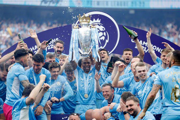 足球伤病预防指南（踢球不受伤：足球运动科学防护指南）