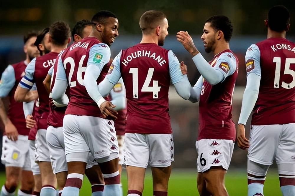 邵佳一会把青岛西海岸的这套5-4-1阵型自由切换...