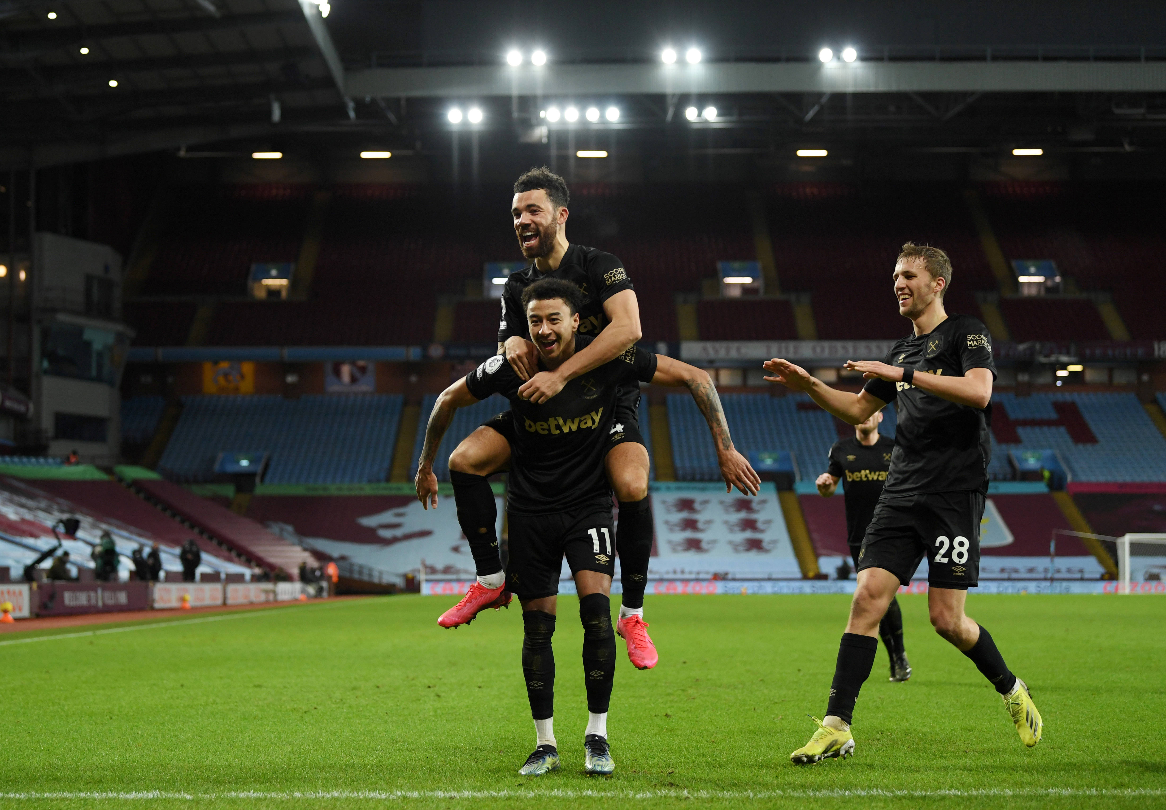 莫雷托：纽卡斯尔联近期向米兰打听了佳夫的情况