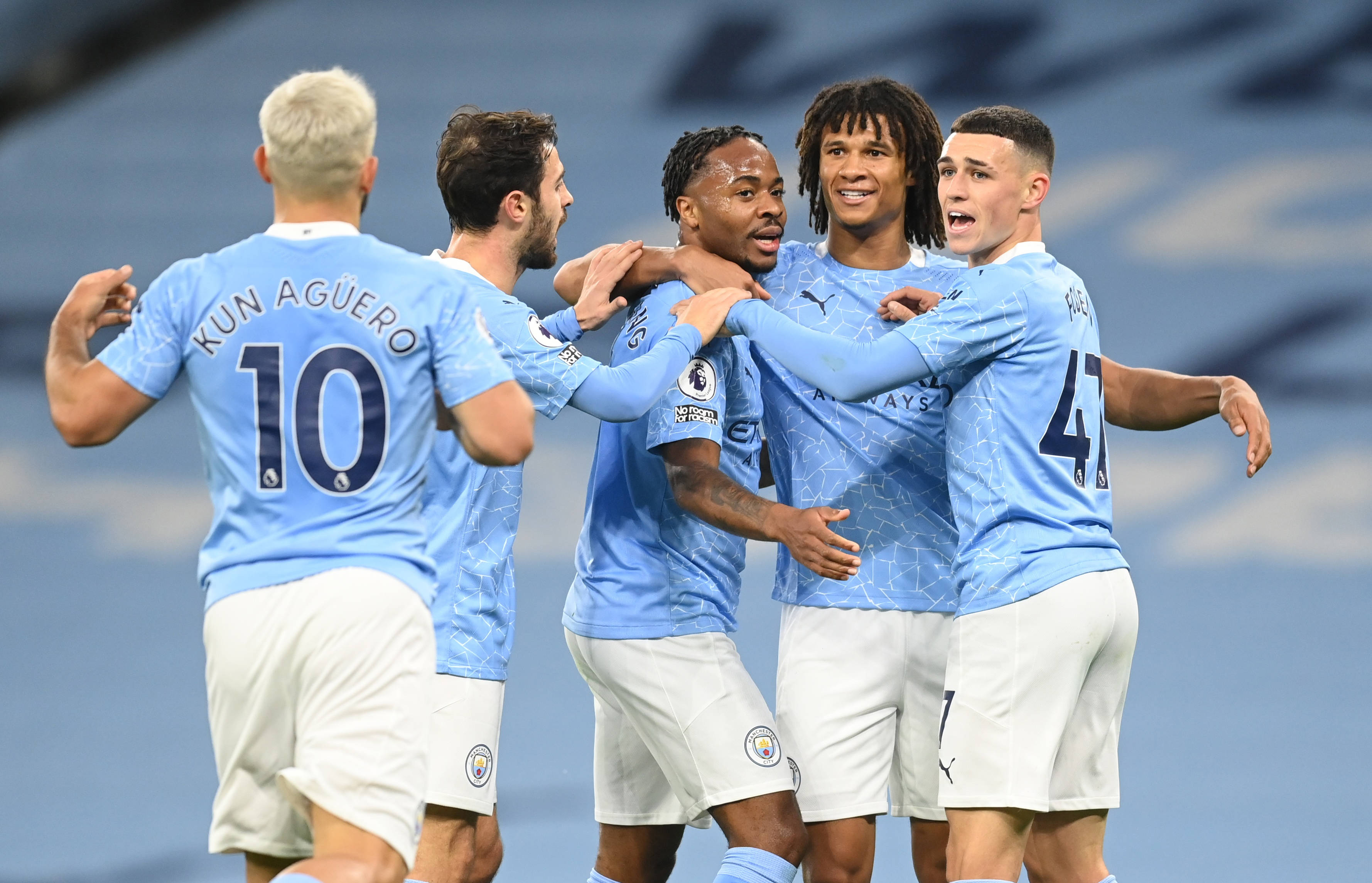 记者：浙江队国外集训地点倾向于卡塔尔或泰国，仍在推进引援（记者称浙江队海外集训或定于卡塔尔或泰国，引援工作持续推进）