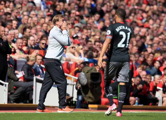 足球欧冠淘汰赛再次出现争议红牌