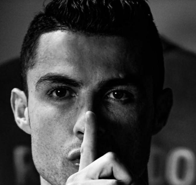 浓眉：弗拉格在琢磨如何在高压下打好球，把球稳稳传给队友