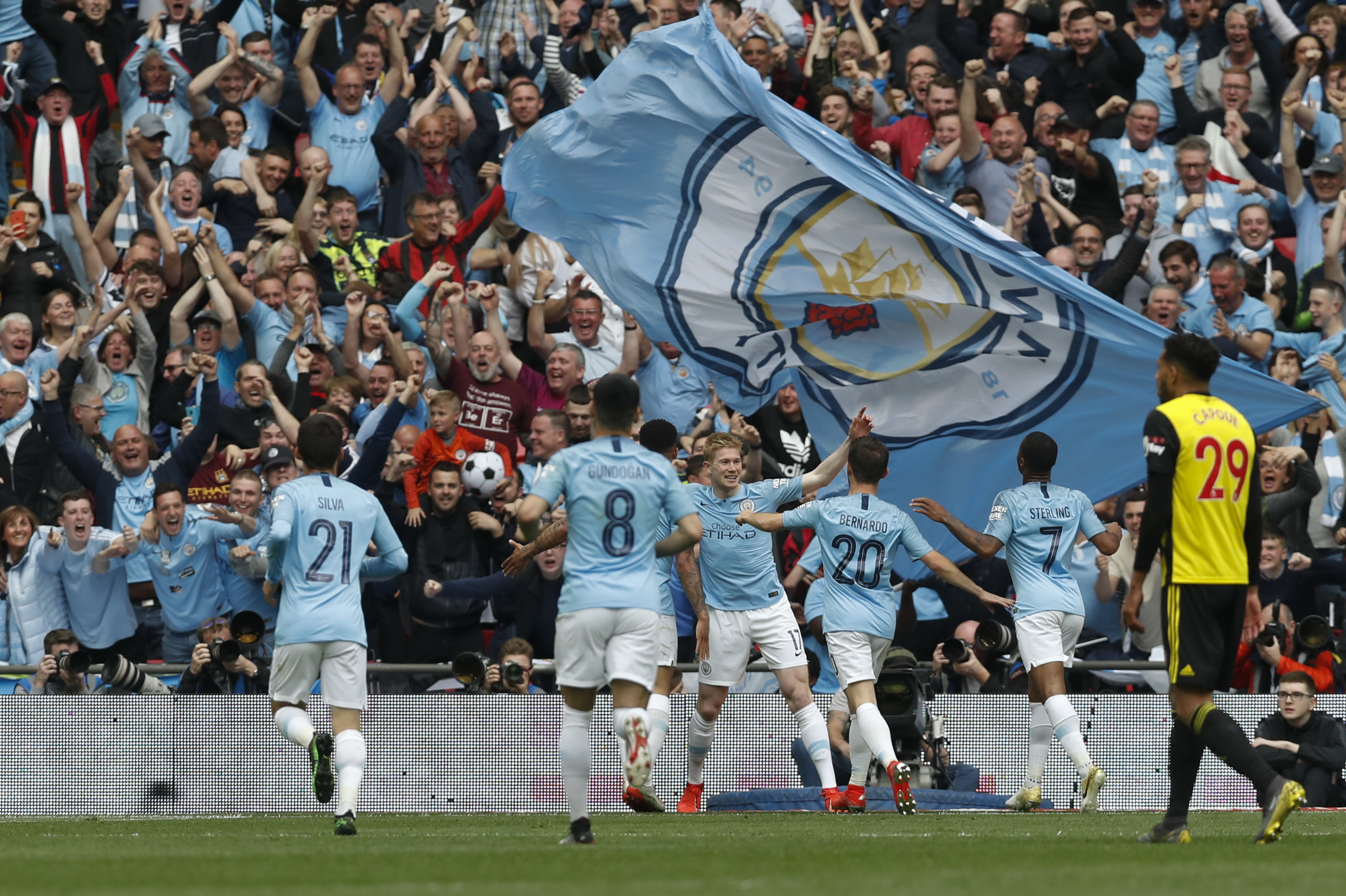 英超焦点战：阿森纳主场迎战切尔西,