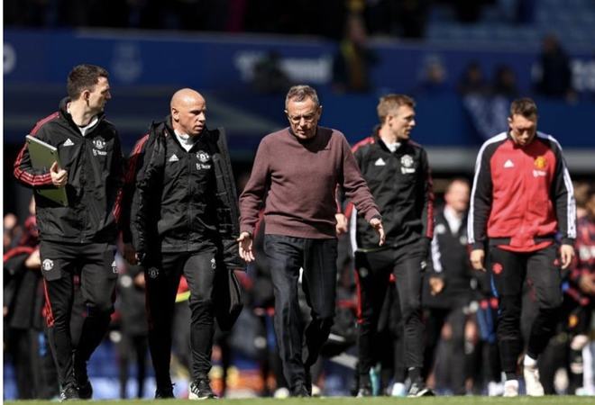 意杯半场：卢卡头槌破门，那不勒斯暂1-0卡利亚里（意杯半场：卢卡头球建功，那不勒斯暂以1-0领先卡利亚里）