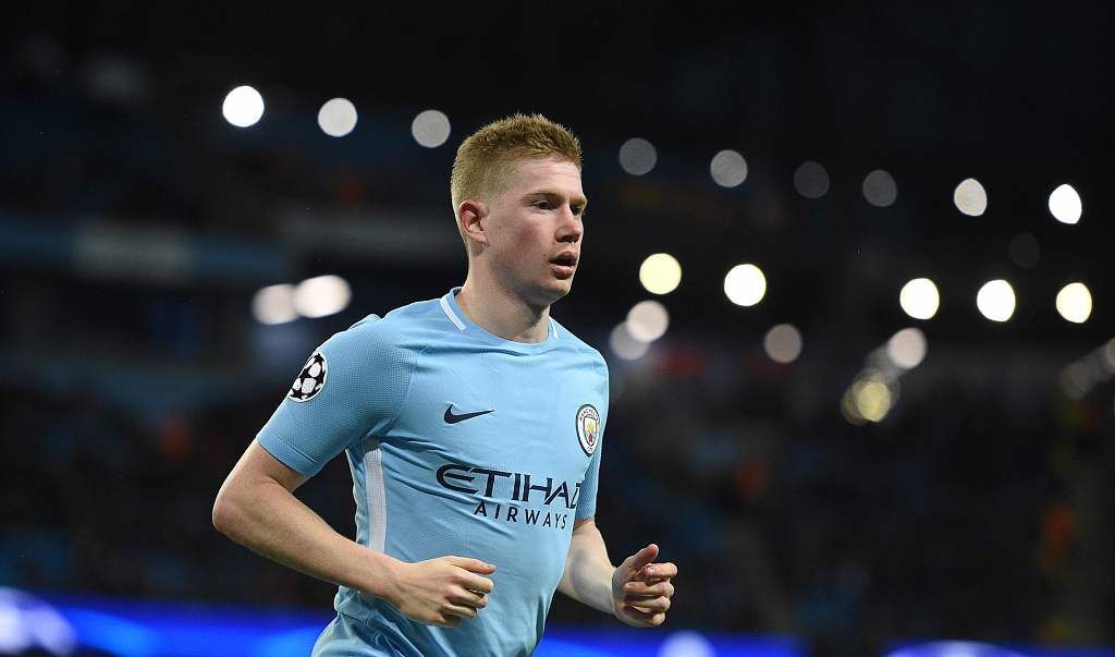 早报：皇马主场翻车，那不勒斯登意甲榜首（晨报：皇马主场爆冷，那不勒斯登顶意甲）