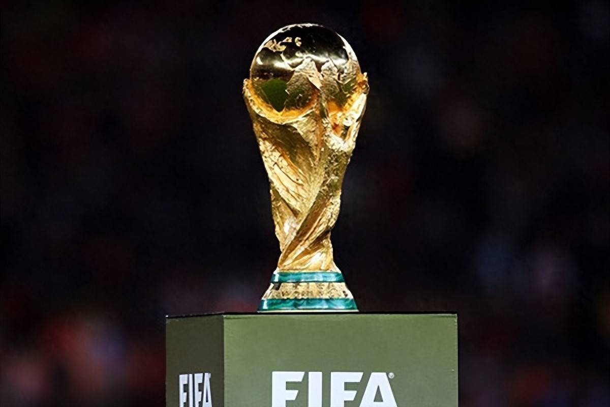 B费获评9.3分+加冕MVP：无敌双响炮+大师级挑传助攻，太丝滑了