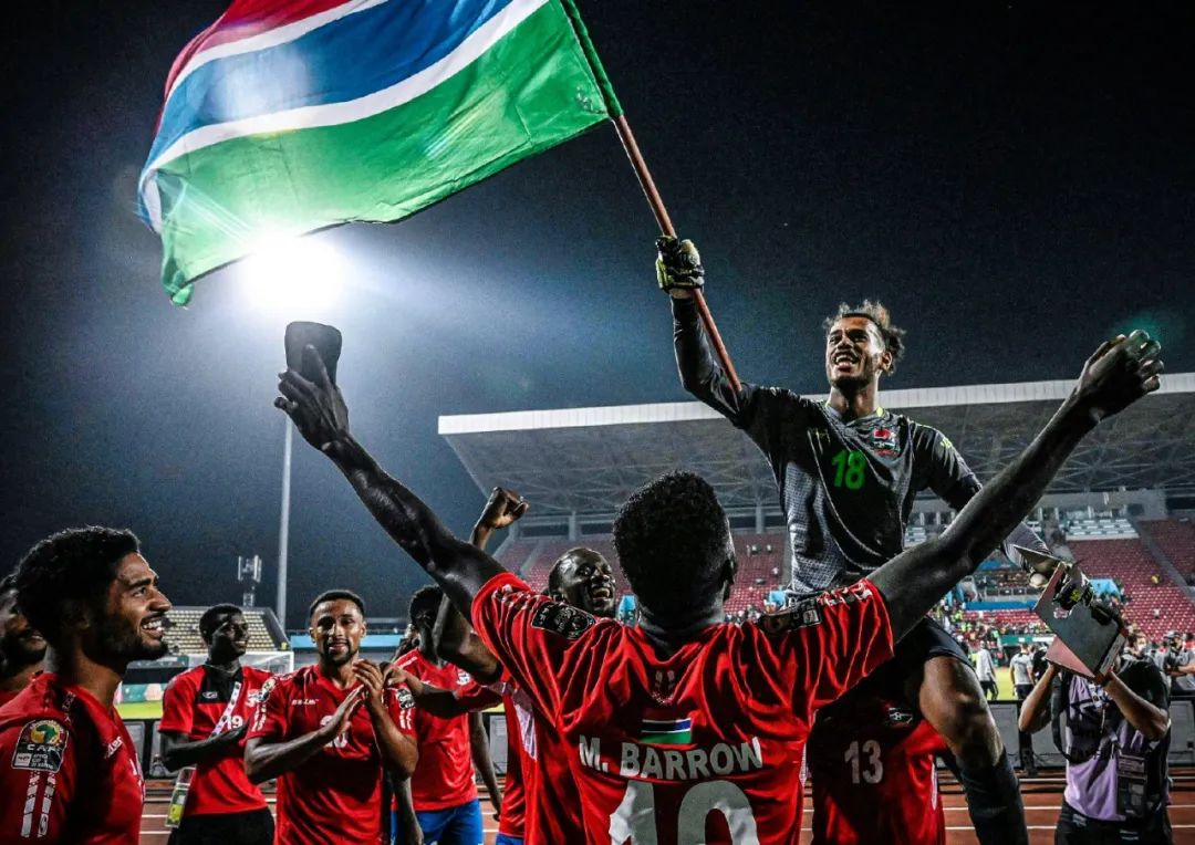 亚伯拉罕公布监控：几天前一帮盗贼闯入了我在伦敦的家（亚伯拉罕公开监控画面：数天前多名窃贼闯入其伦敦住所）