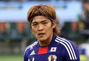 德转评年度最佳右边锋：杜埃、奥利塞、萨拉赫、亚马尔入围（德转年度最佳右边锋候选出炉：萨拉赫、奥利塞、杜埃、亚马尔上榜）